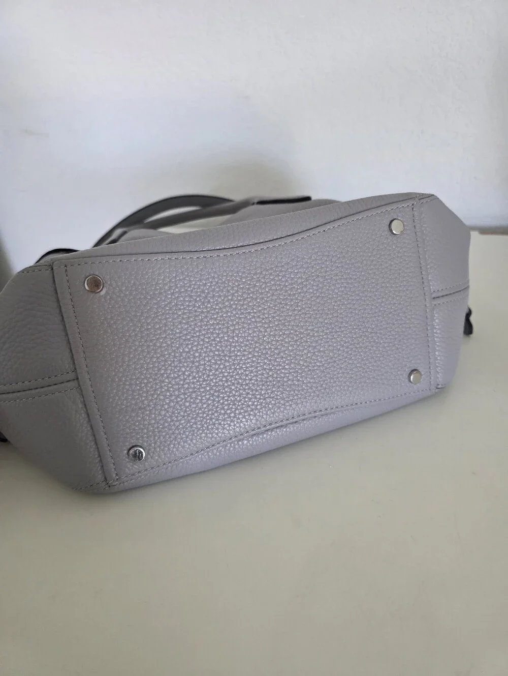 Kate Spade Dumpling Satchel in Grey. Excellent Condition
